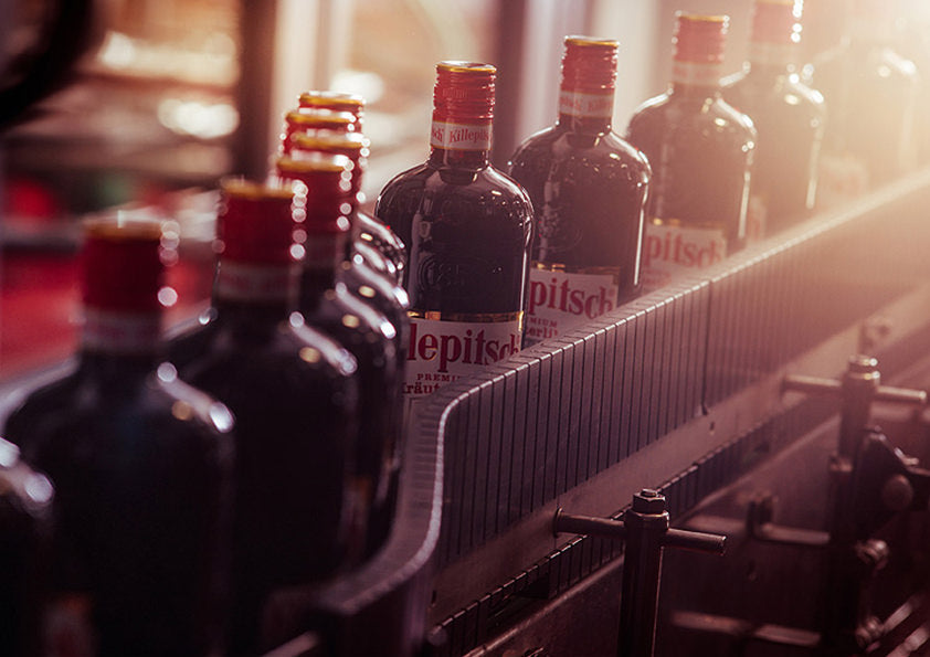 Killepitsch Flaschen auf der Produktionsstrasse